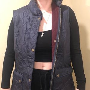 NAVY VEST WITH MAROON DETAIL